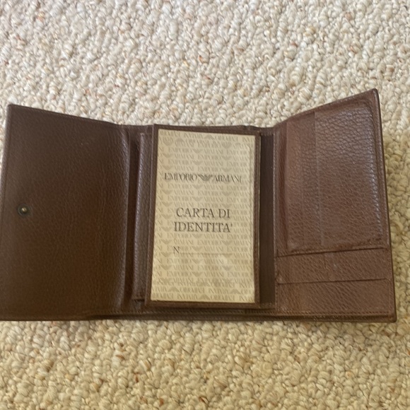 BEAUTIFUL VINTAGE BROWN LEATHER ARMANI WALLET - Picture 6 of 7
